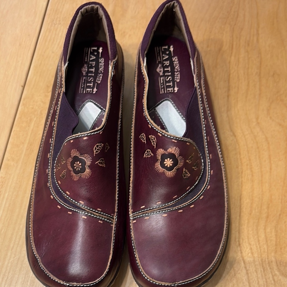 Spring Step Burbank Clogs. Size 8.5 - image 1